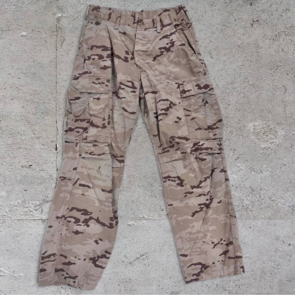 ❌SOLD❌ Tan Camo Straight-Leg Cargo Pants - Picture 1 of 7
